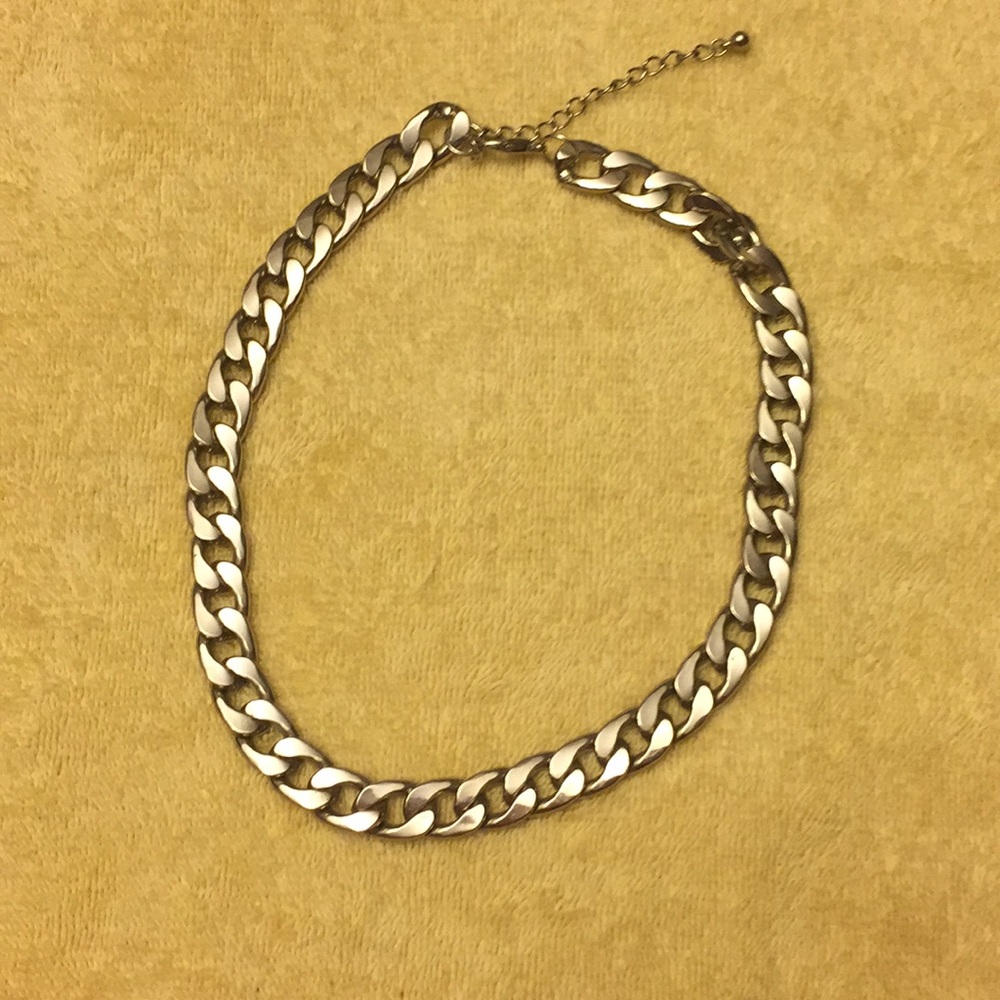 Silver chain short necklace